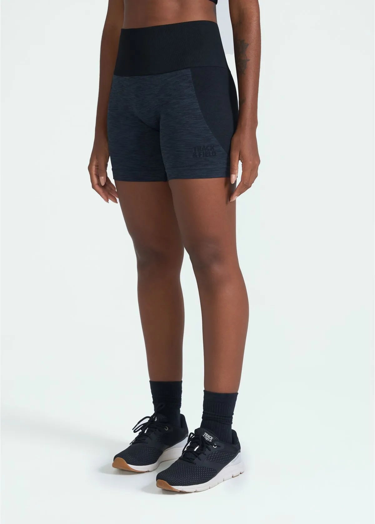 Bermuda Feminina Skin Recortes